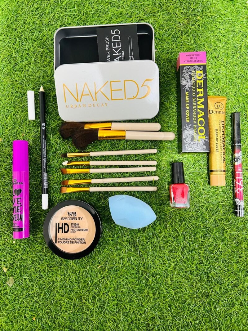 8 in 1 Makeup Kit with Brushes, Foundation & Mascara 8 in 1 Makeup Kit with Brushes, Foundation & Mascara