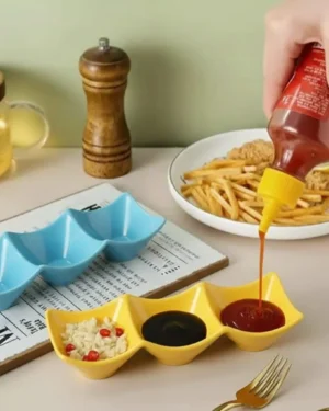 Triple Compartment Sauce Dish Black ABS for Sushi Snacks