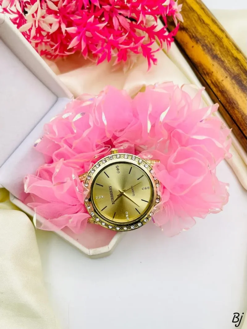 Women's Pink Rhinestone Bracelet Watch Quartz Water Resistant Women's Pink Rhinestone Bracelet Watch Quartz Water Resistant